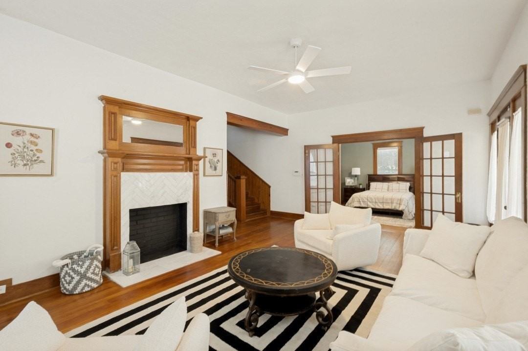 415 W Franklin St - Photo 5 of 25