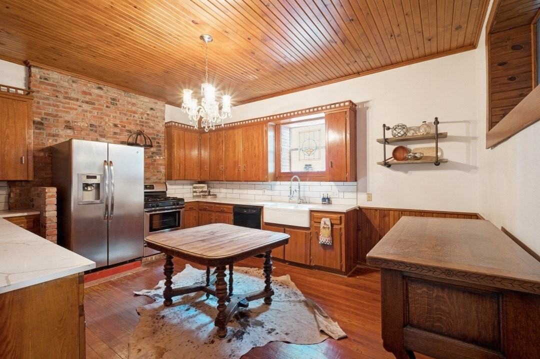 415 W Franklin St - Photo 7 of 25