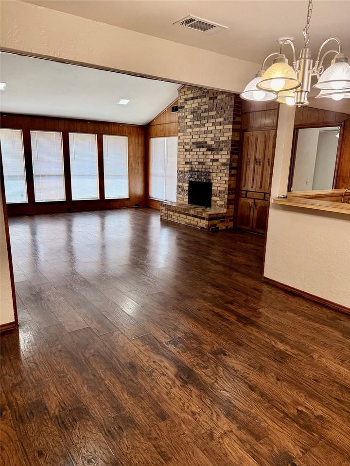 3321 San Mateo Dr - Photo 2 of 13