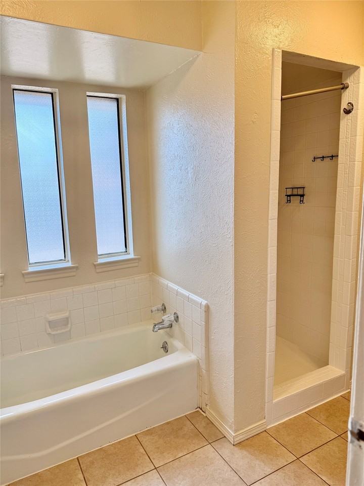 3321 San Mateo Dr - Photo 4 of 13