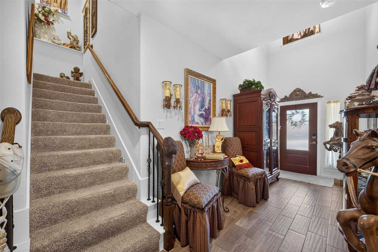 1318 Crossvine Dr - Photo 5 of 36