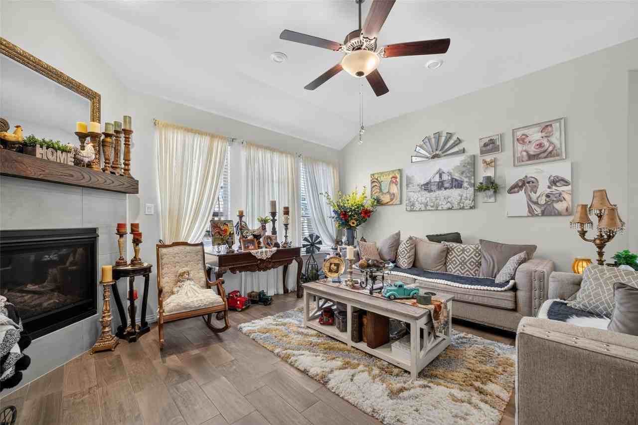 1318 Crossvine Dr - Photo 6 of 36