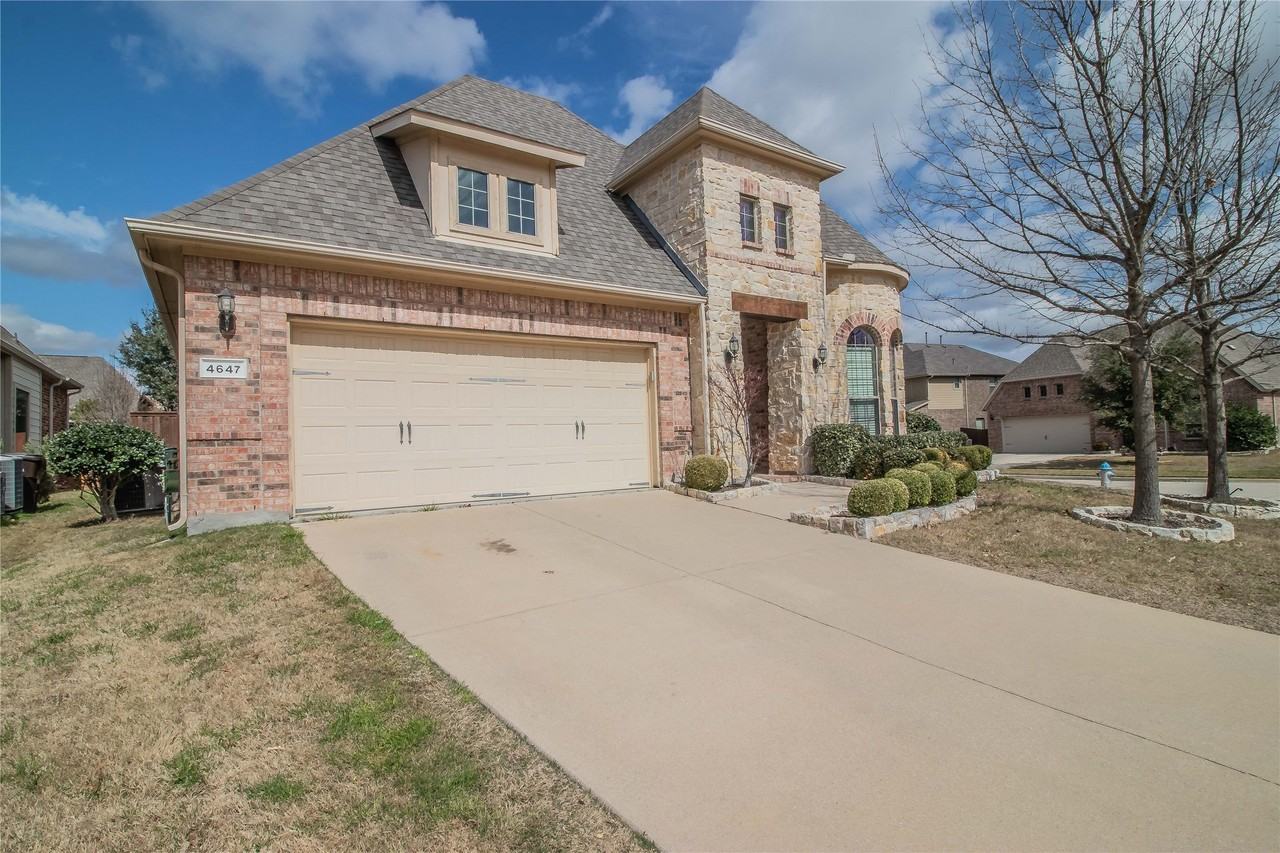 4647 Phillip Dr - Photo 4 of 40