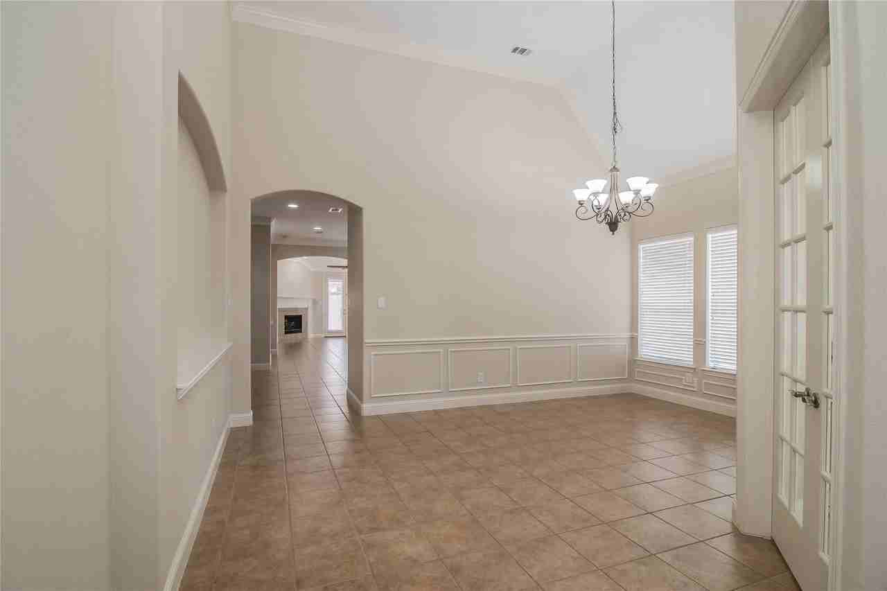 4647 Phillip Dr - Photo 6 of 40