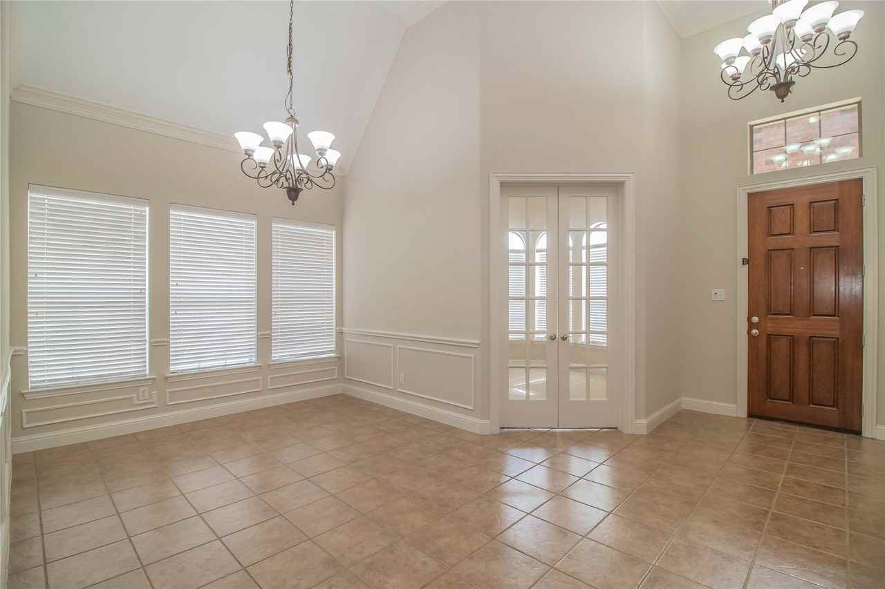 4647 Phillip Dr - Photo 7 of 40