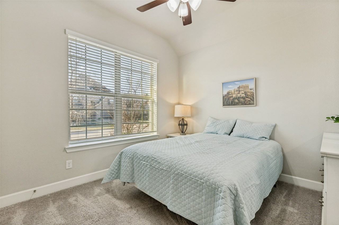 2424 Preakness Pl - Photo 4 of 24