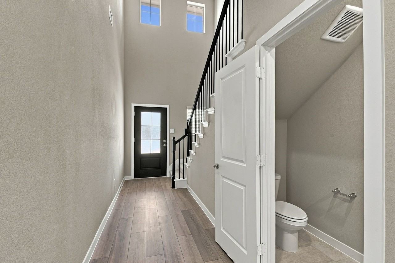 6014 Alderton Dr - Photo 3 of 37