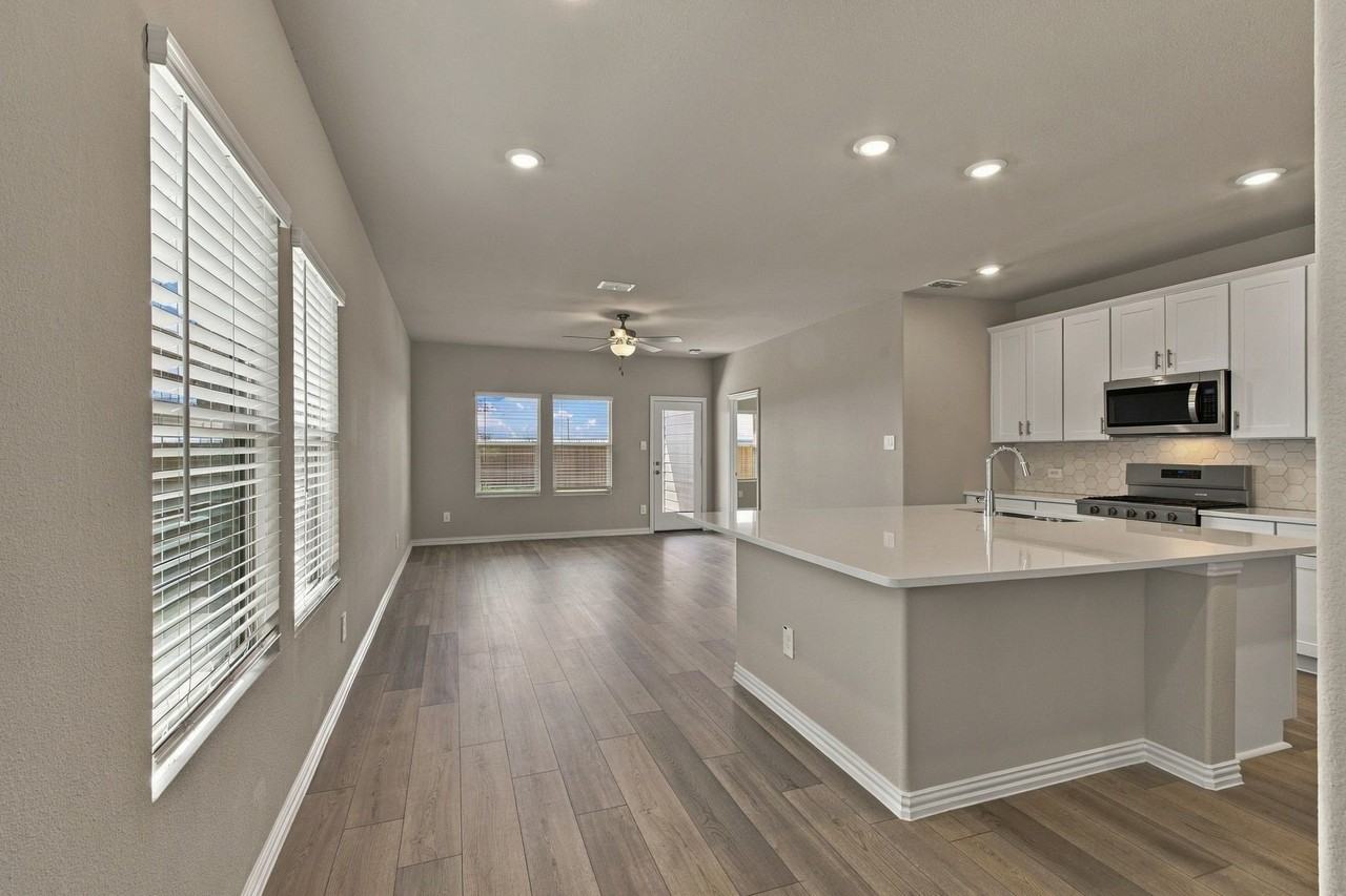 1203 Bridgewalk Dr - Photo 4 of 40