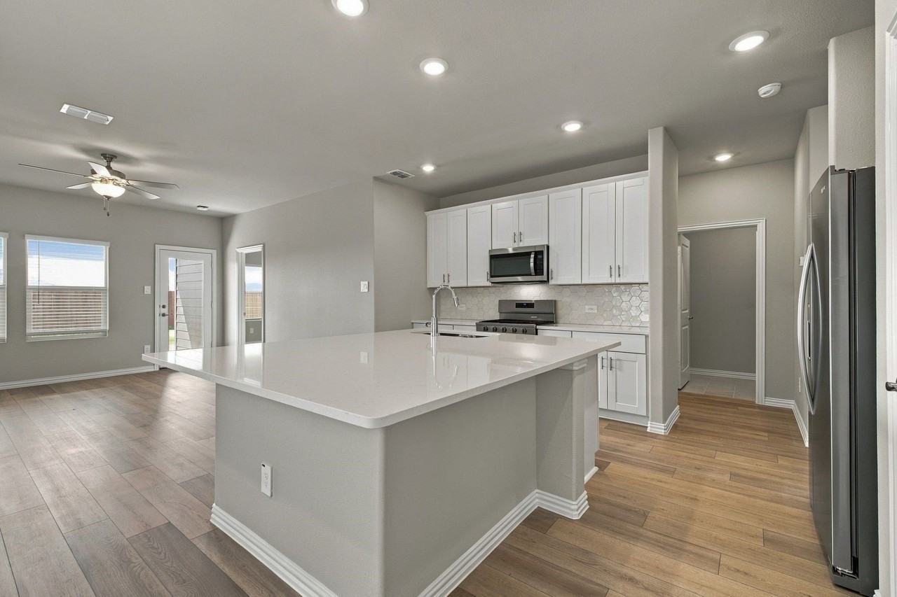 1203 Bridgewalk Dr - Photo 6 of 40