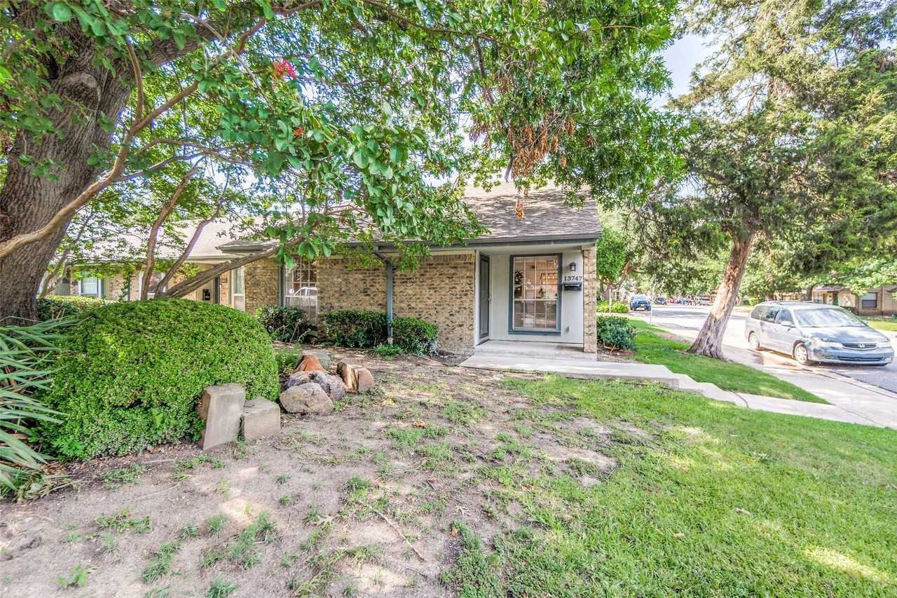 13747 Flagstone Ln - Photo 2 of 25