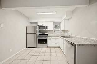 1001 W Elm St #204 - Photo 1 of 1