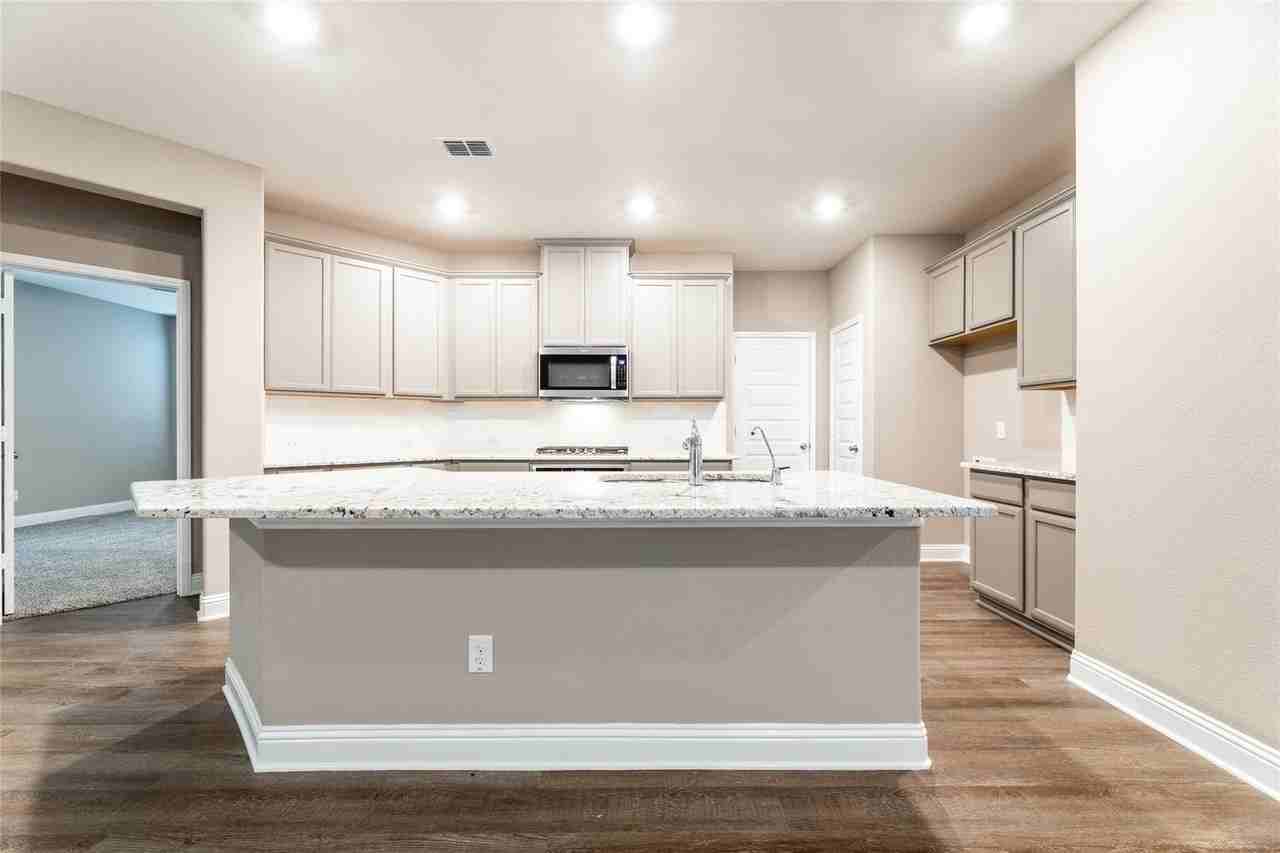 1532 Turf Ln - Photo 4 of 22