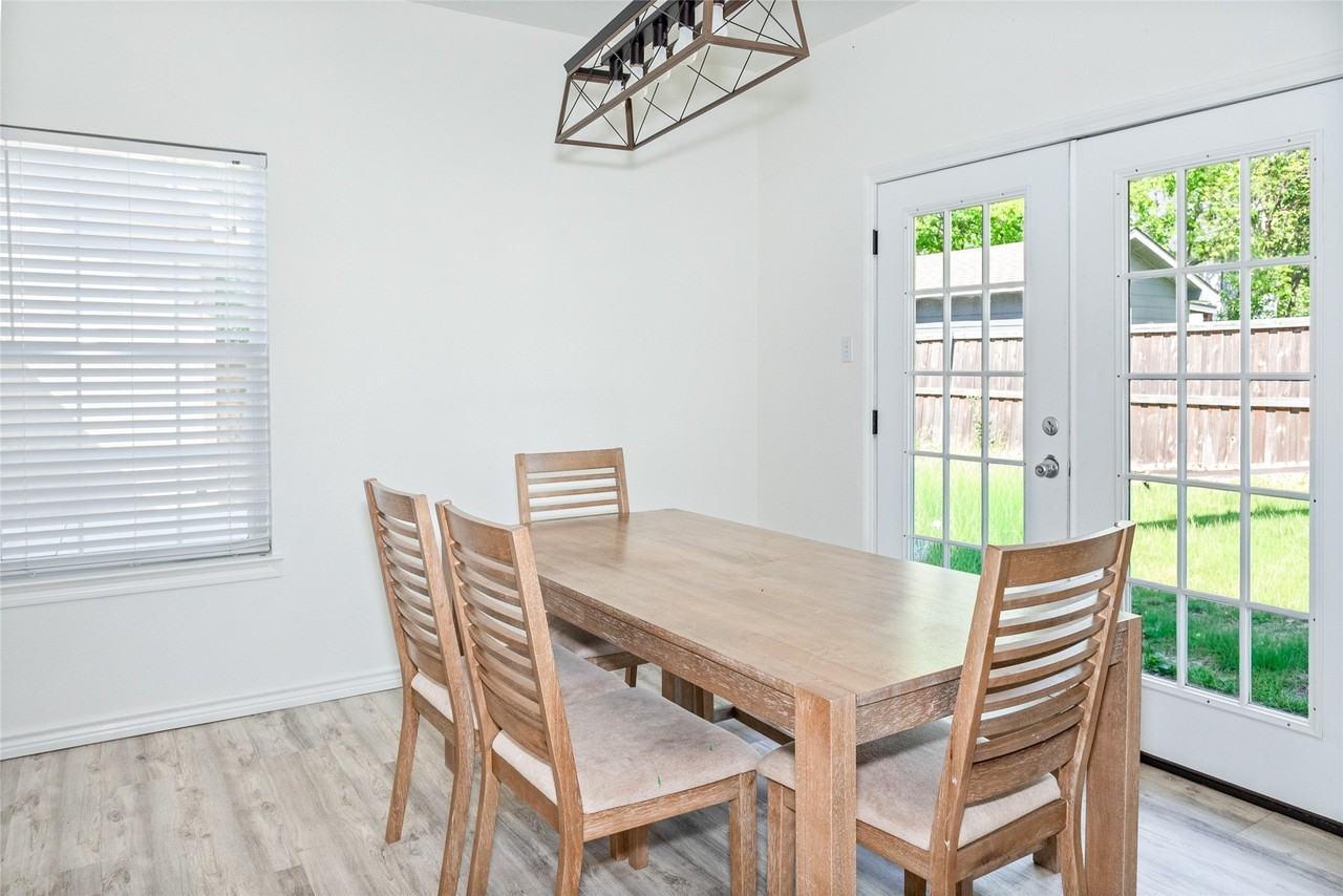 487 S Waco St - Photo 7 of 14