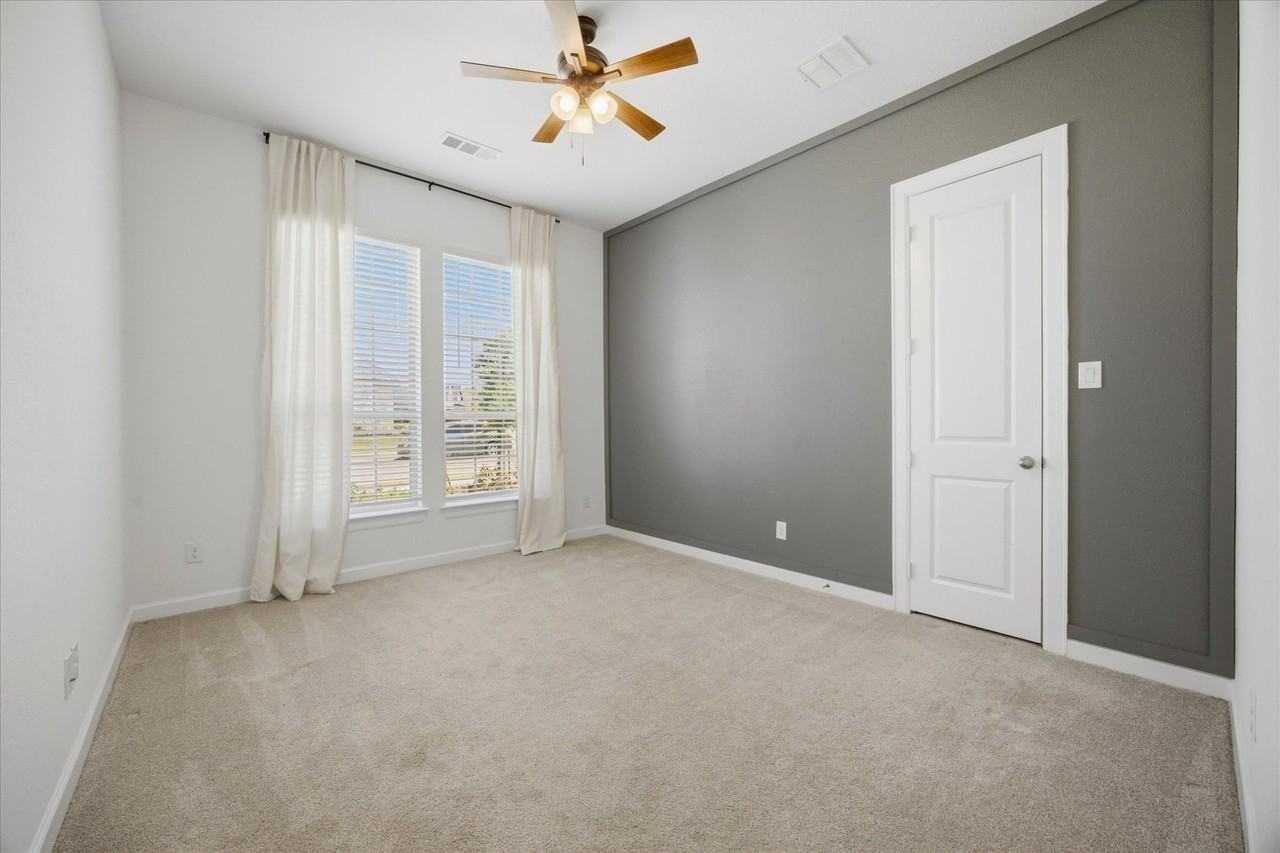 1815 Navarre Way - Photo 5 of 27