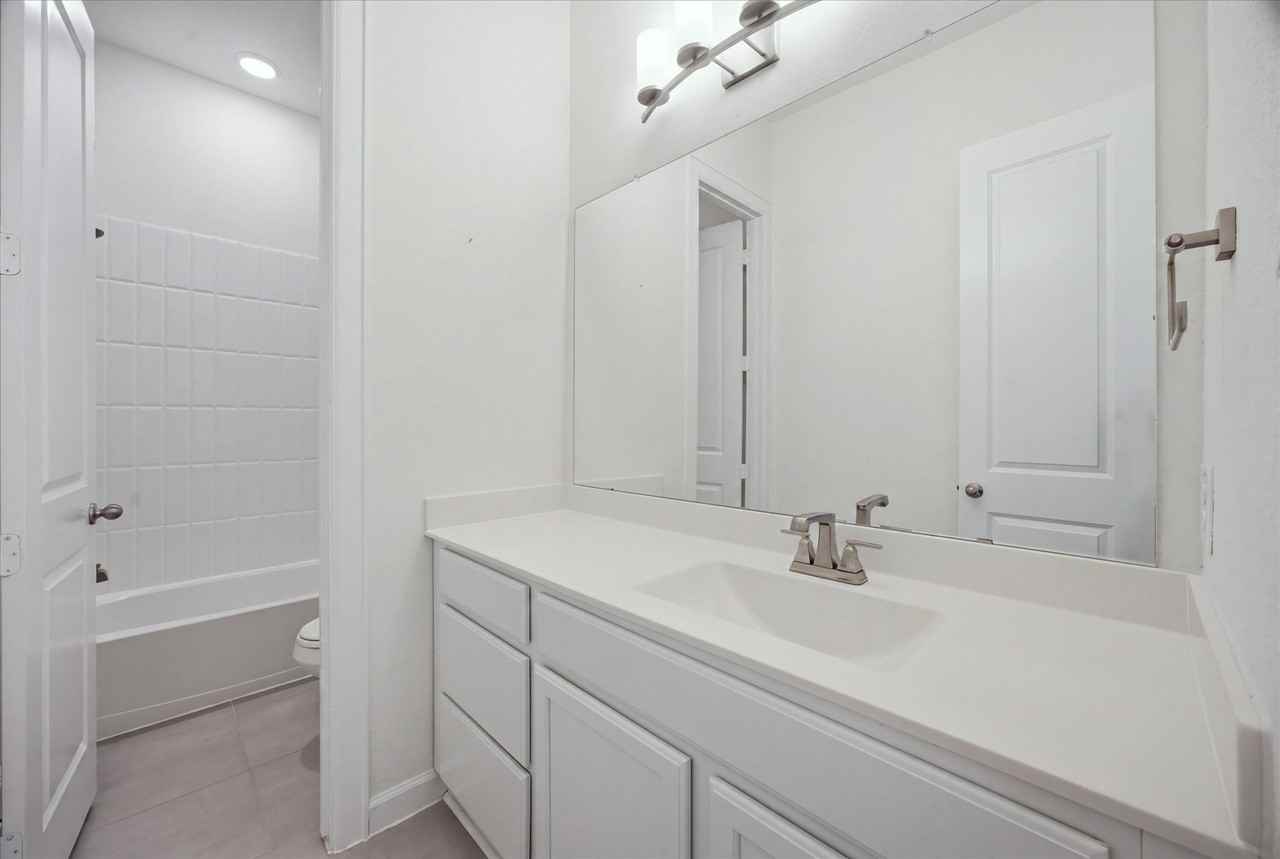 1815 Navarre Way - Photo 6 of 27
