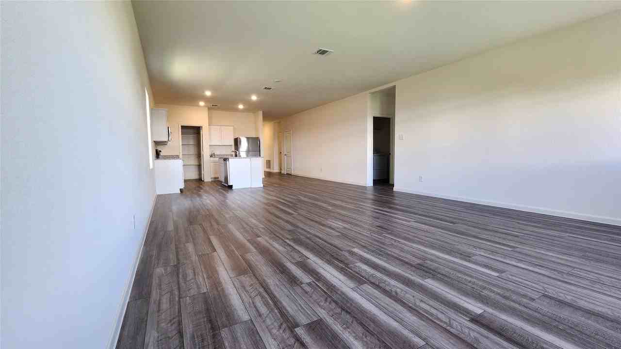 1262 Lambert Ln - Photo 2 of 35