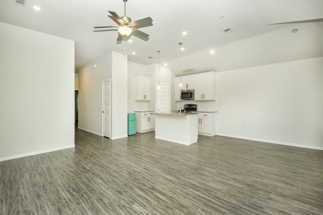 8840 Landergin Mesa Dr - Photo 5 of 23