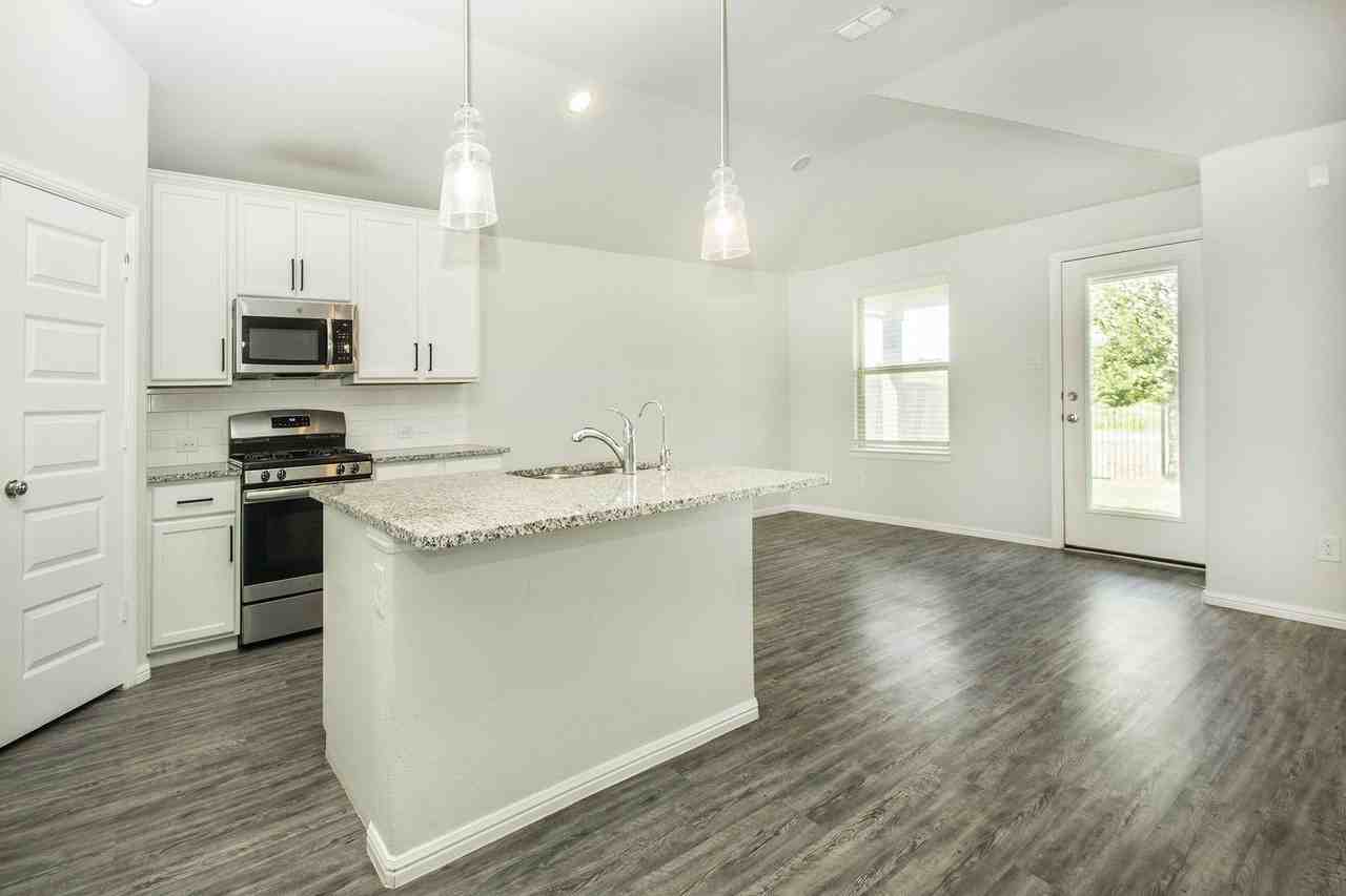 8840 Landergin Mesa Dr - Photo 6 of 23