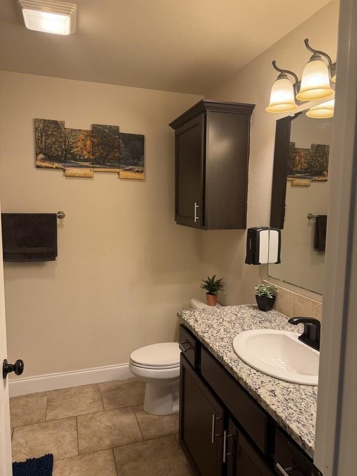6905 Burnett Ln - Photo 4 of 15
