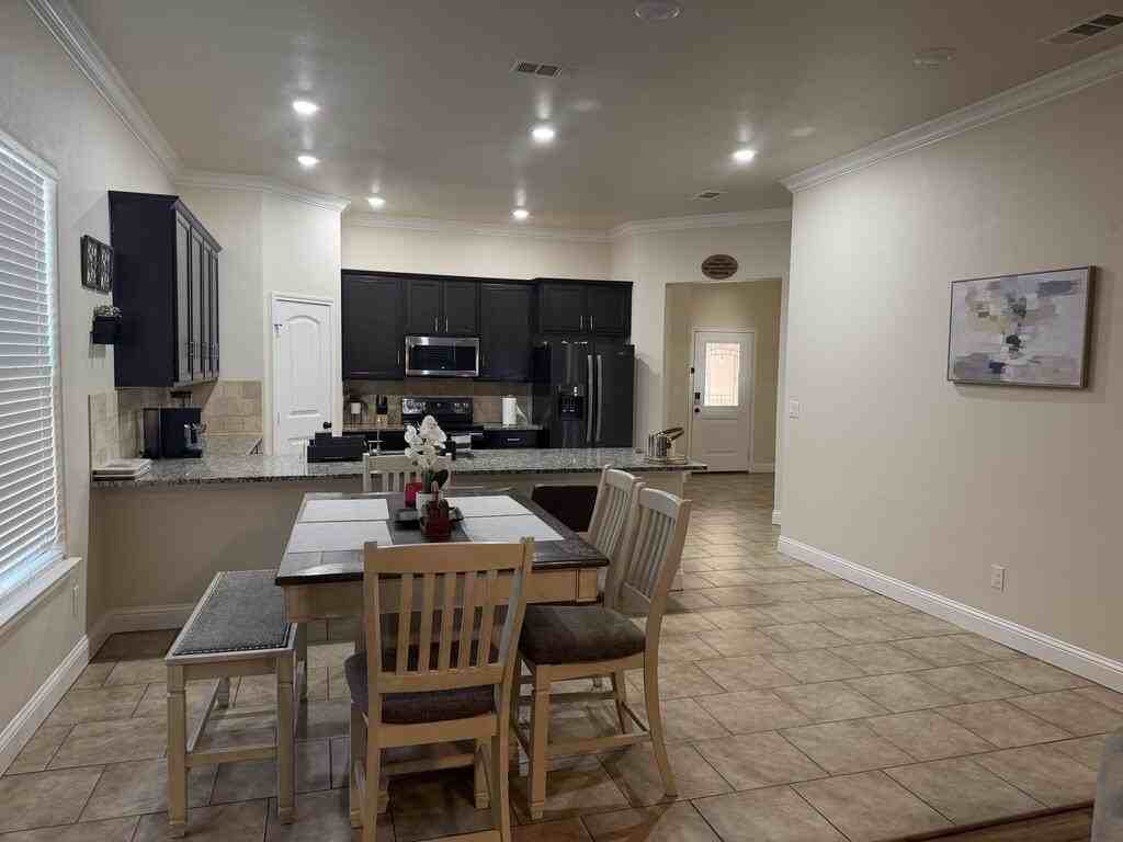 6905 Burnett Ln - Photo 7 of 15