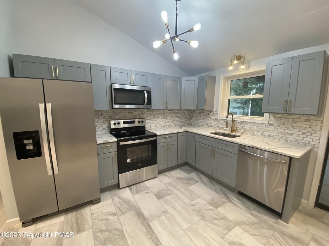 1730 Rolling Hills Dr - Photo 5 of 31