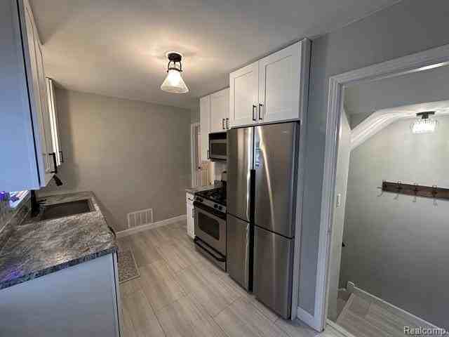 914 Bauman Ave - Photo 4 of 21