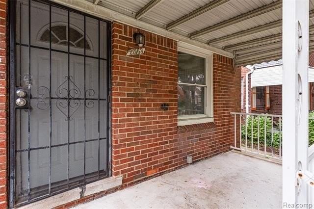 20163 Bramford St - Photo 2 of 26