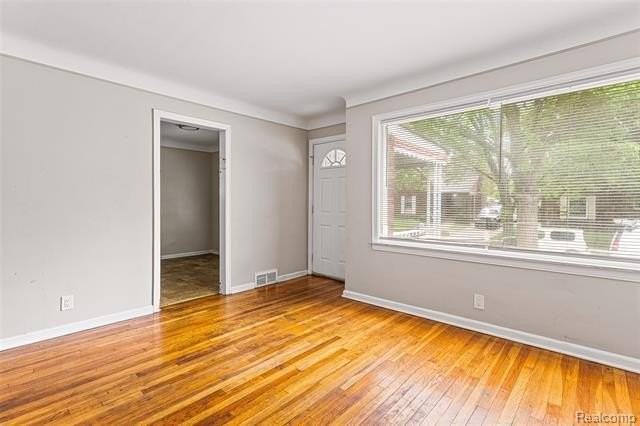 20163 Bramford St - Photo 3 of 26