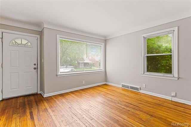 20163 Bramford St - Photo 4 of 26