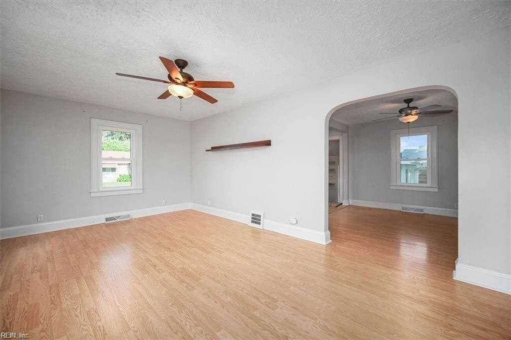 3820 Race St - Photo 7 of 37