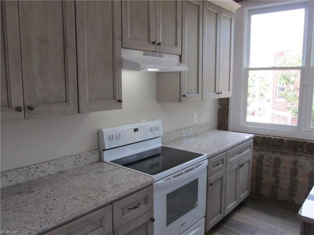 201 E Washington St #A - Photo 4 of 15