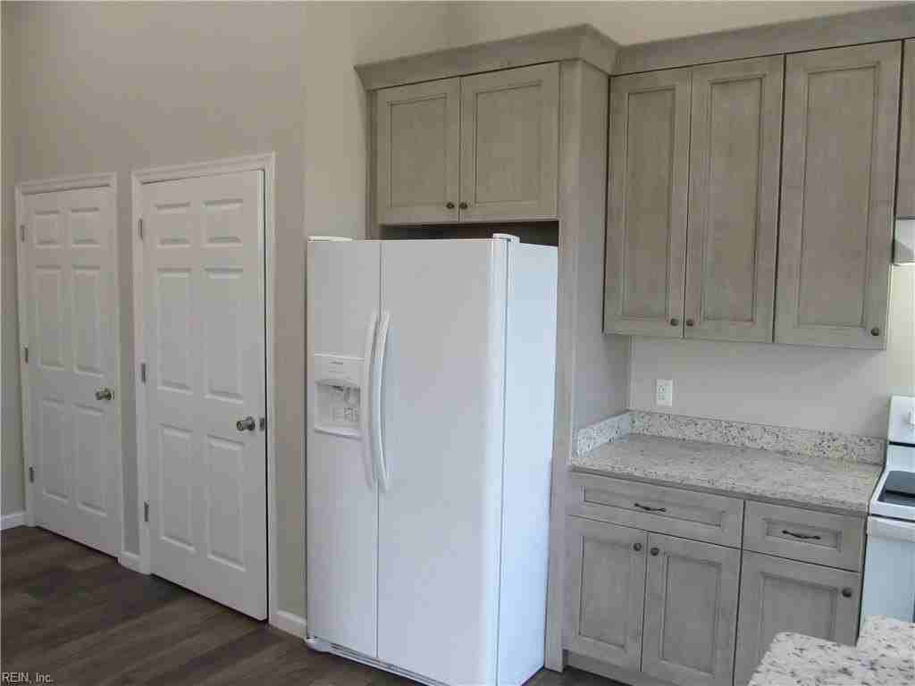 201 E Washington St #A - Photo 6 of 15