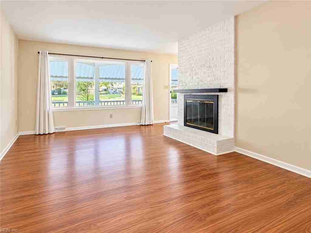 609 Charlton Dr - Photo 2 of 12
