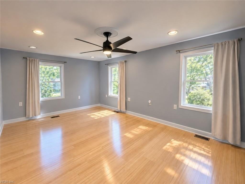410 Burleigh Ave - Photo 6 of 13