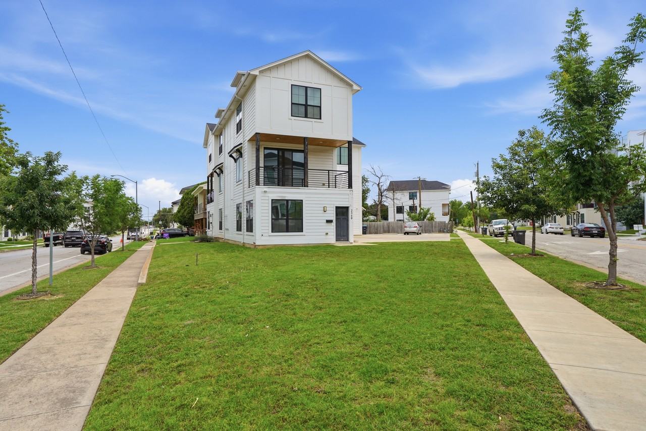 2340 Benbrook Blvd #A - Photo 4 of 27