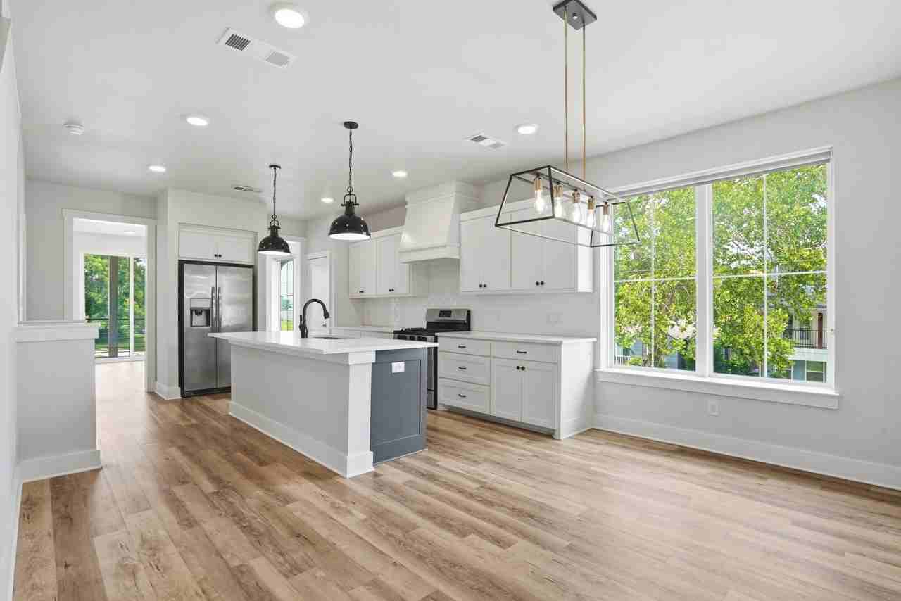 2340 Benbrook Blvd #A - Photo 7 of 27