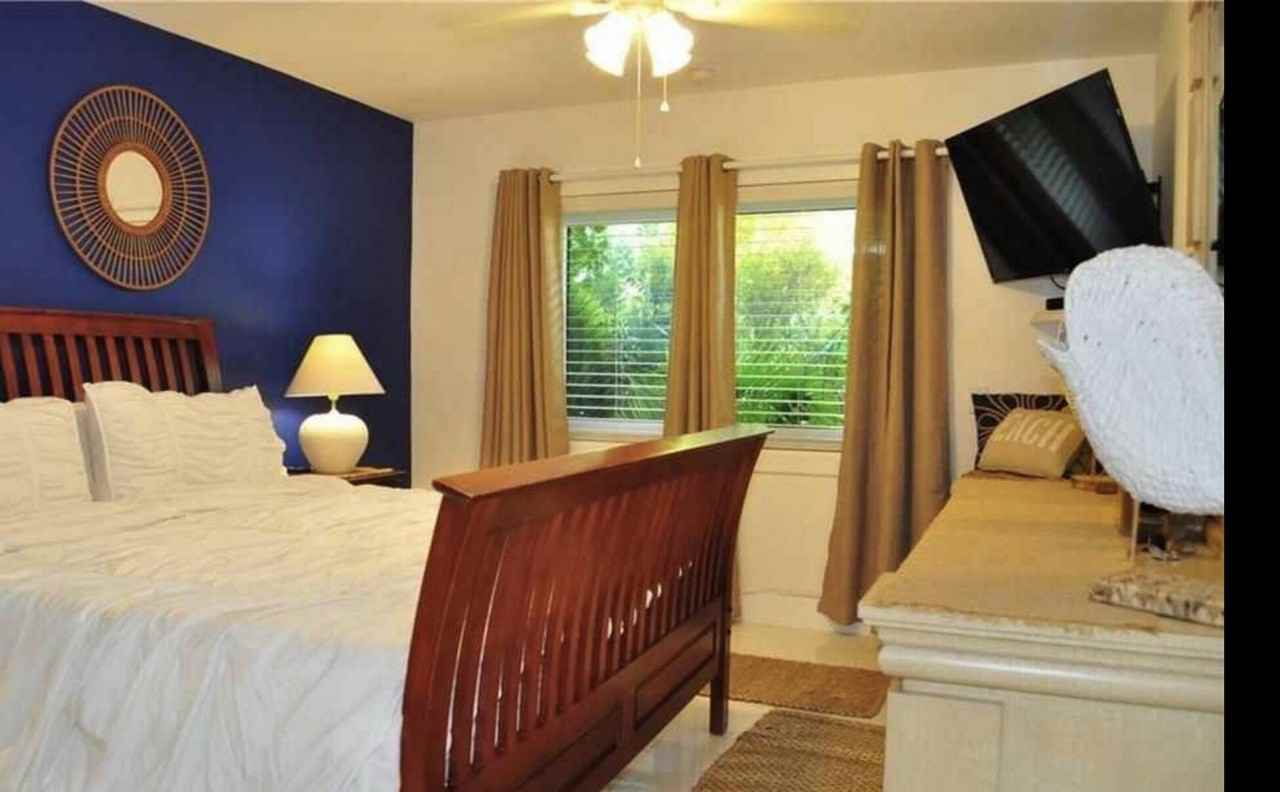 4430 Seagrape Dr #1 - Photo 7 of 11