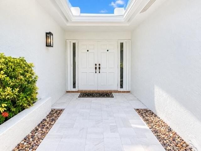 182 Del Rio Blvd - Photo 2 of 14