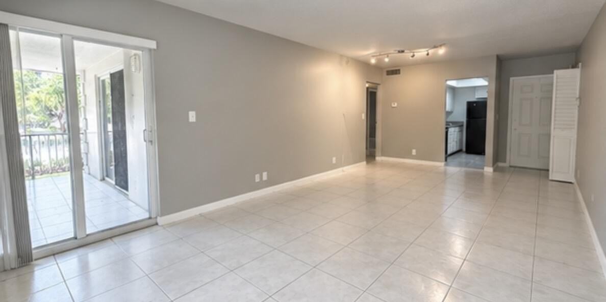 5501 Ne 25th Ave #6 - Photo 7 of 20