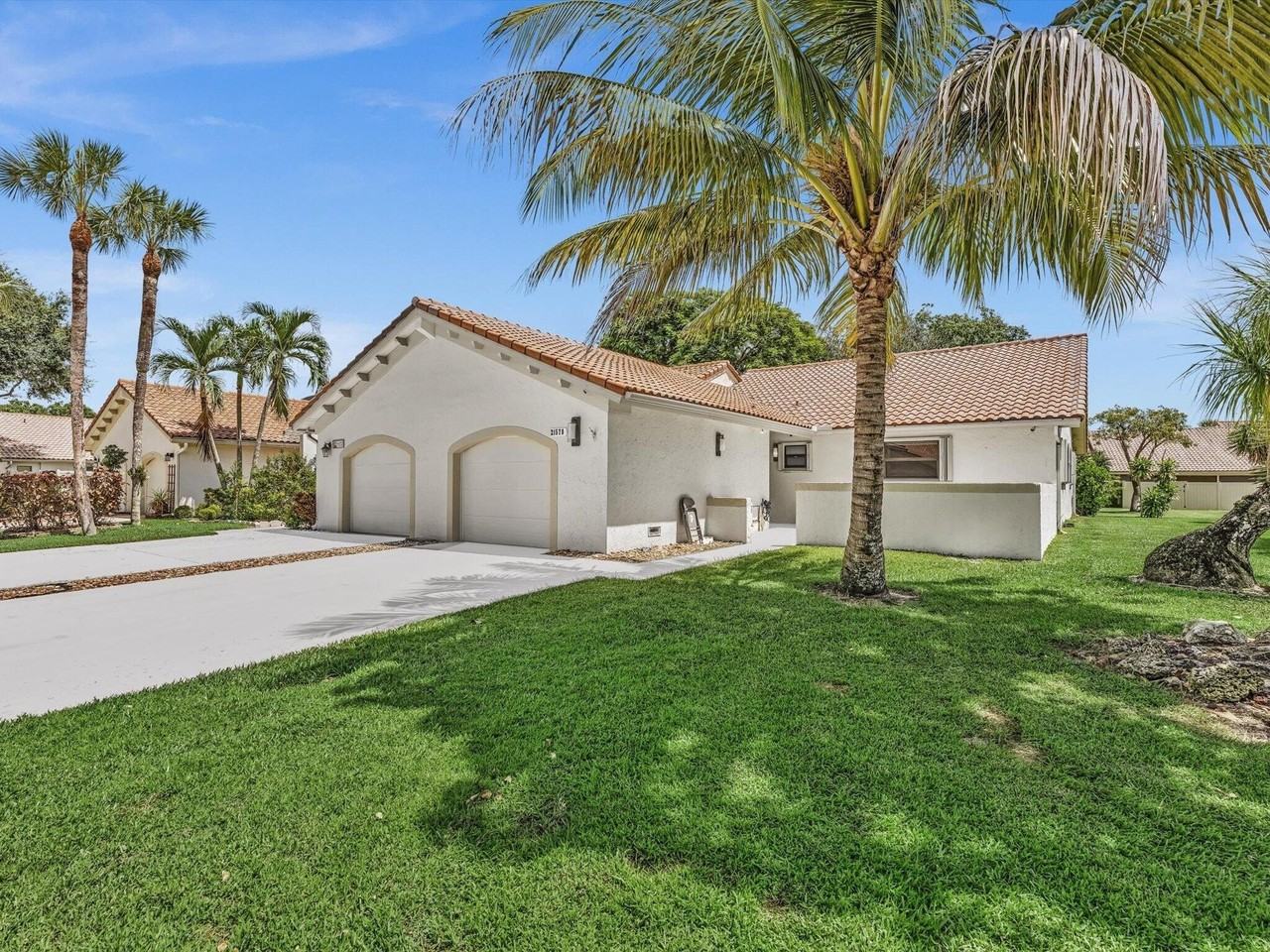 21578 Altamira Ave - Photo 2 of 50