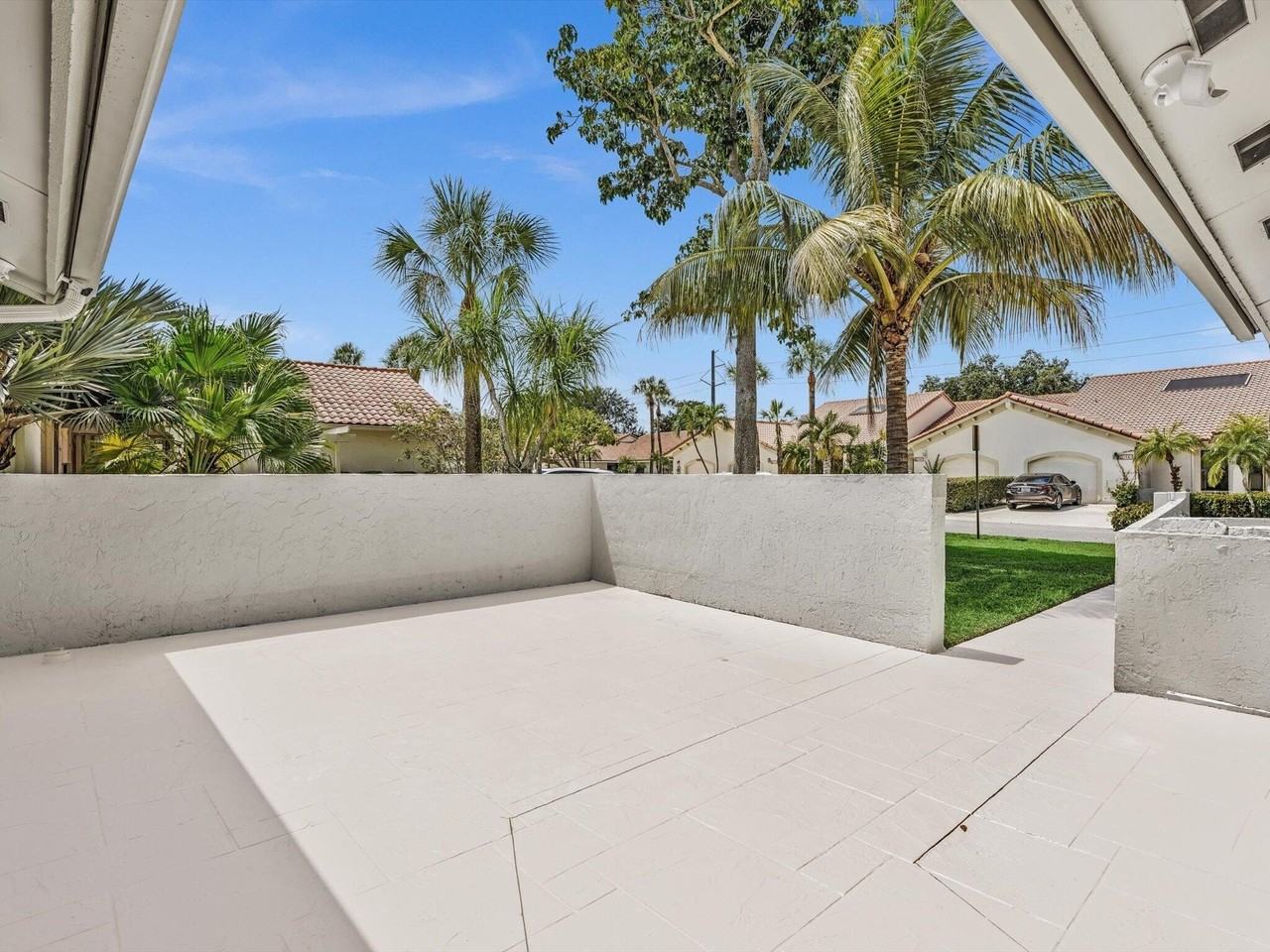 21578 Altamira Ave - Photo 4 of 50
