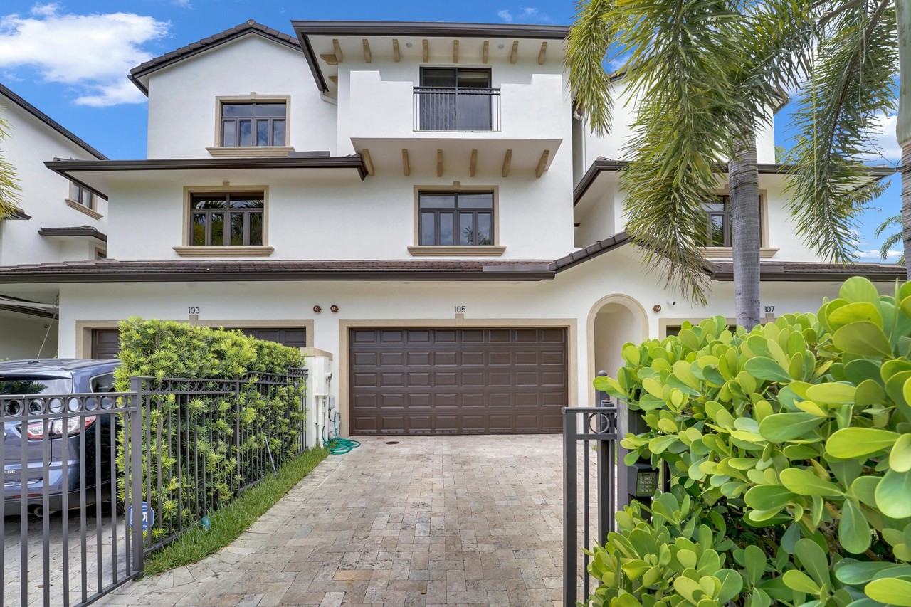 105 Isle Of Venice Dr #105 - Photo 2 of 44