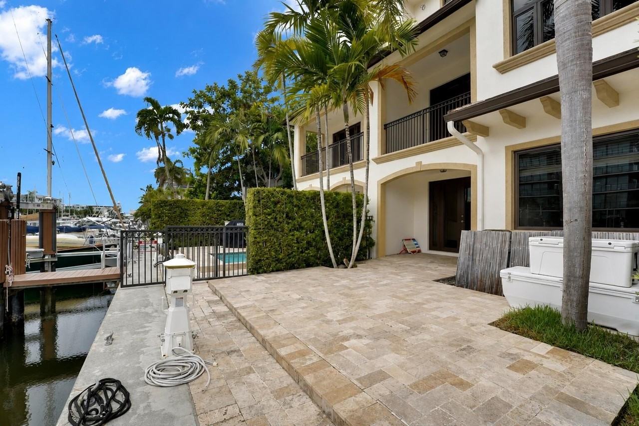 105 Isle Of Venice Dr #105 - Photo 4 of 44