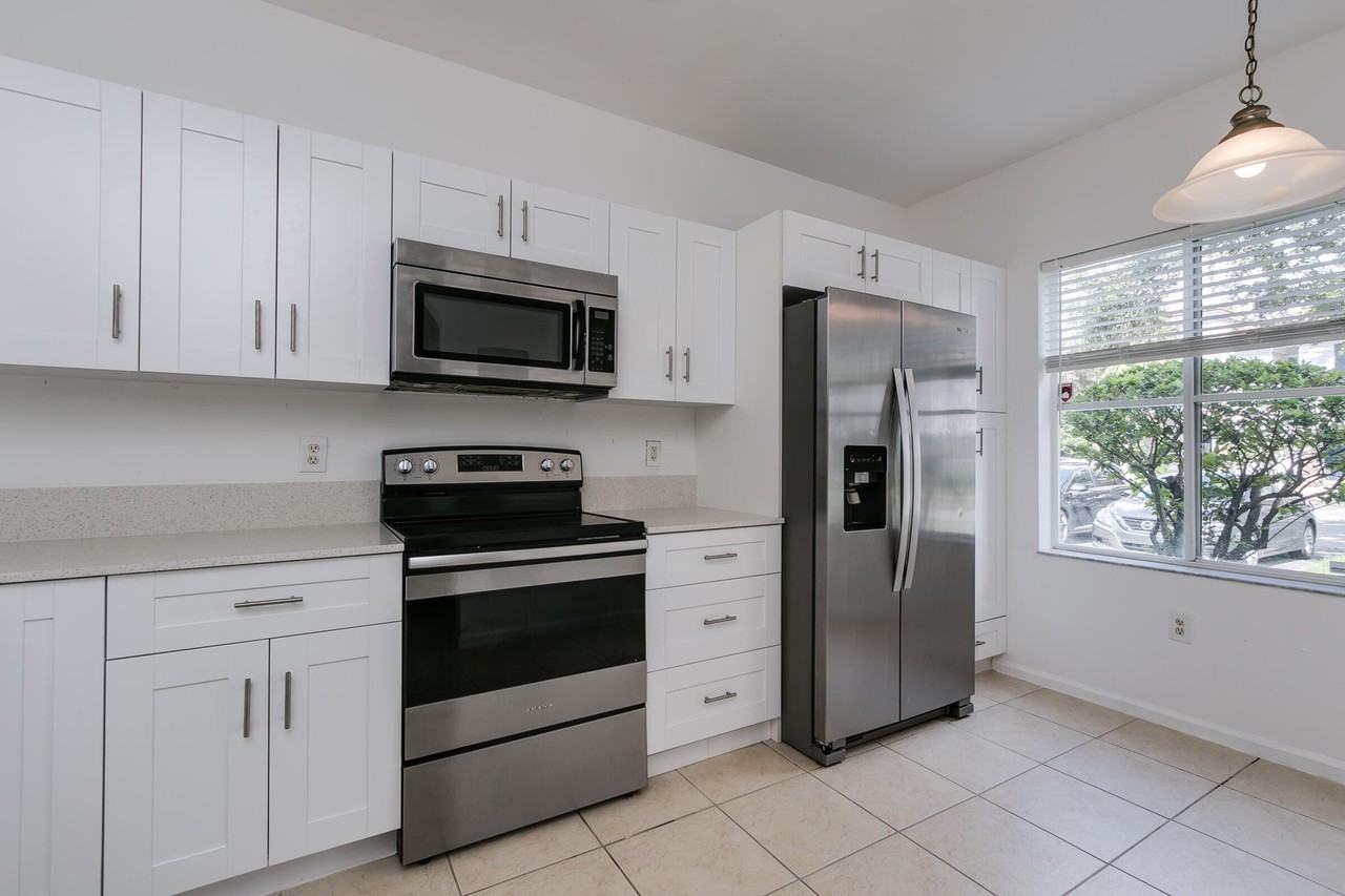 2830 Sw 82nd Ave #102 - Photo 6 of 26