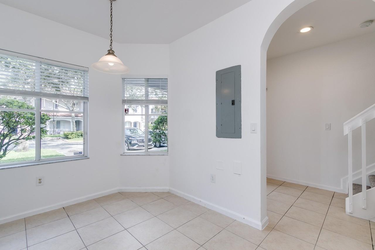 2830 Sw 82nd Ave #102 - Photo 7 of 26