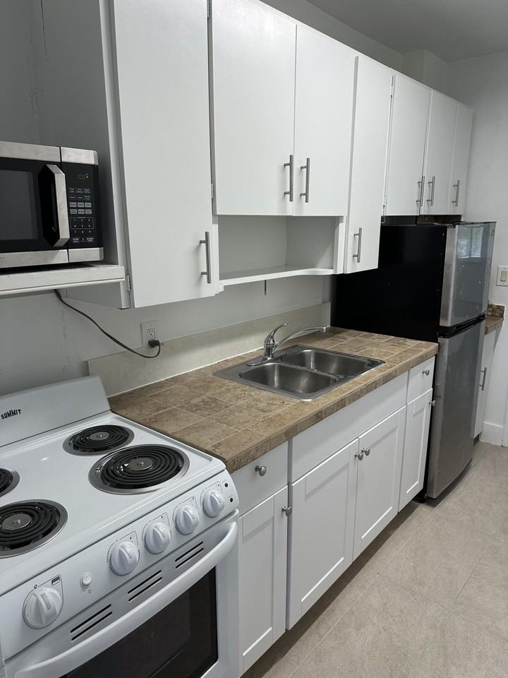 1018 Ne 3rd St #1018 - Photo 7 of 18