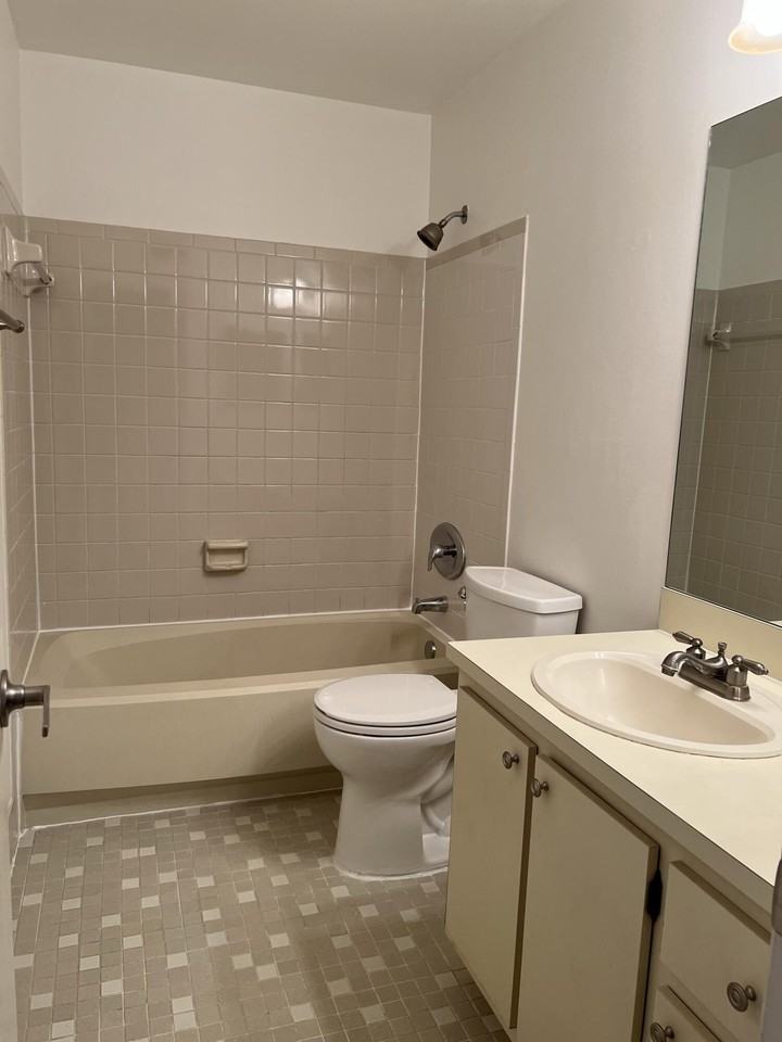 2800 S Oakland Forest Dr #2302 - Photo 6 of 29