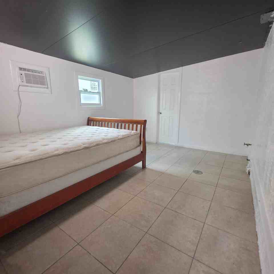 7400 Raleigh St - Photo 3 of 4