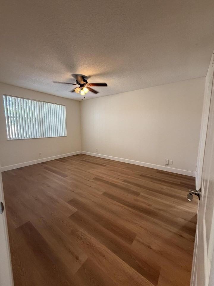 8871 Wiles Rd #303