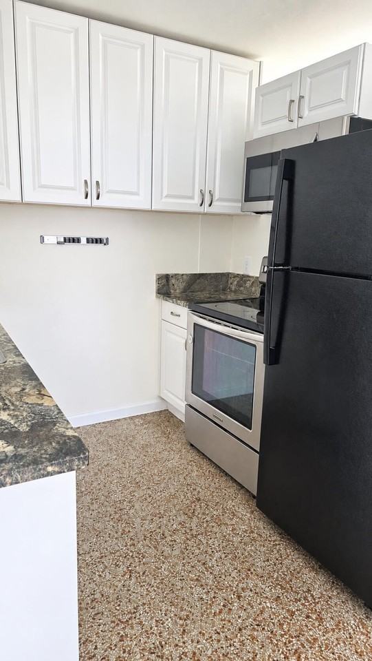 330 W 29th St - Photo 5 of 10
